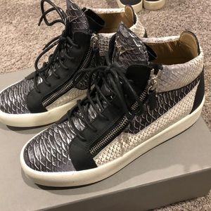 Giuseppe Zanotti US 10/EU 43.5 White/Black MidTops